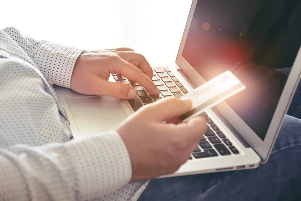 Online Payment Man Holding Credit Card Using Laptop His Lap — Stock Photo, Image