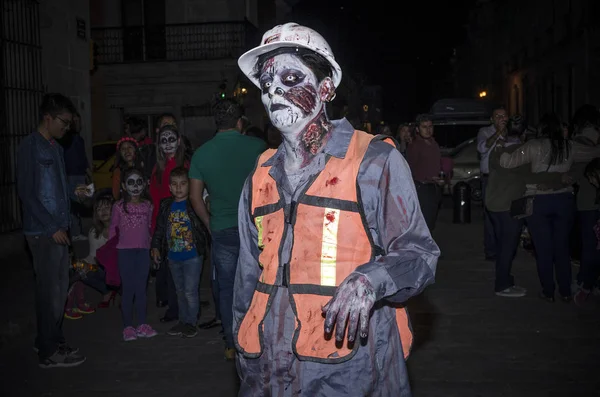 Costume zombie operaio — Foto Stock