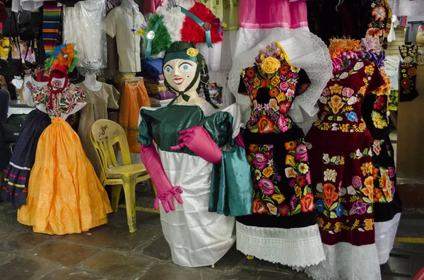 Типичная одежда. Оахака, Мексика — стоковое фото
