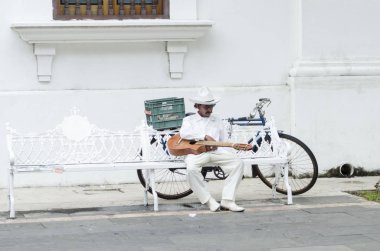 Müzisyen ile geleneksel jarocho Giysi Giydirme 