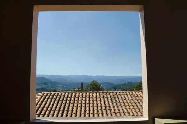 Ziegeldach Und Berge Blick Aus Einem Fenster Capulalpam Mendez Magische — Stockfoto
