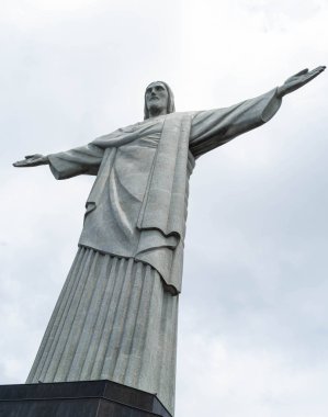 Rio De Janeiro, Brezilya - 15 Ekim 2019 Rio de Janeiro 'daki Corcovado Dağı' nın tepesinde Kurtarıcı İsa Heykeli