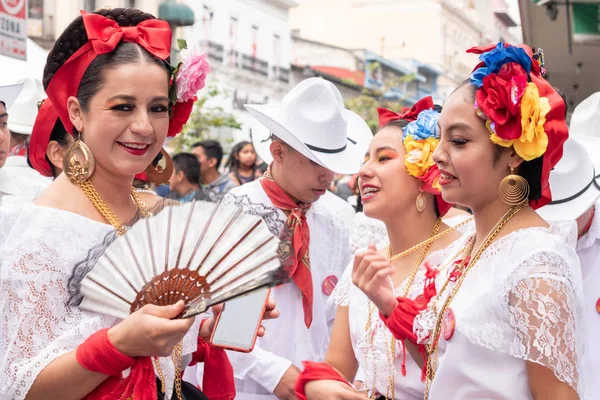 Xalapa Veracruz Mexico November 2019 Young Women Dressed Traditional Clothes — 스톡 사진
