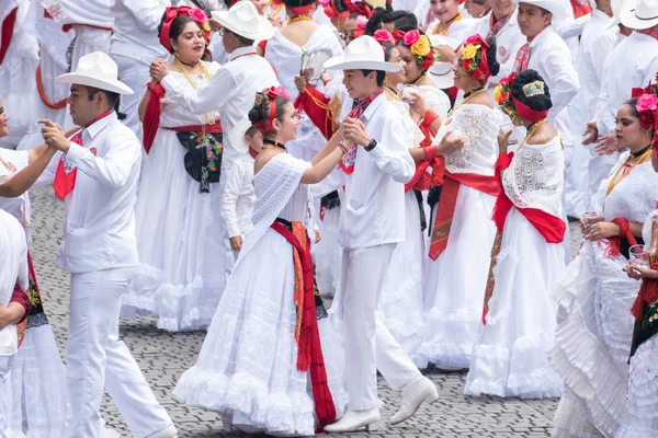 Xalapa Veracruz Mexico Novembro 2019 Jovens Dançarinos Vestidos Com Roupas — Fotografia de Stock