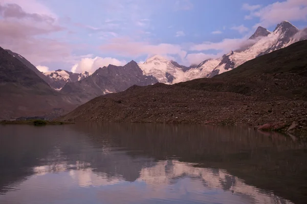 Gepang ガト氷河湖の夕日 — ストック写真