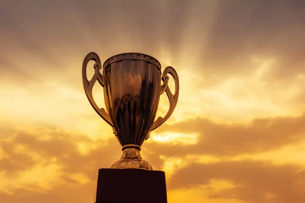 Troféu Vencedor Fundo Céu — Fotografia de Stock