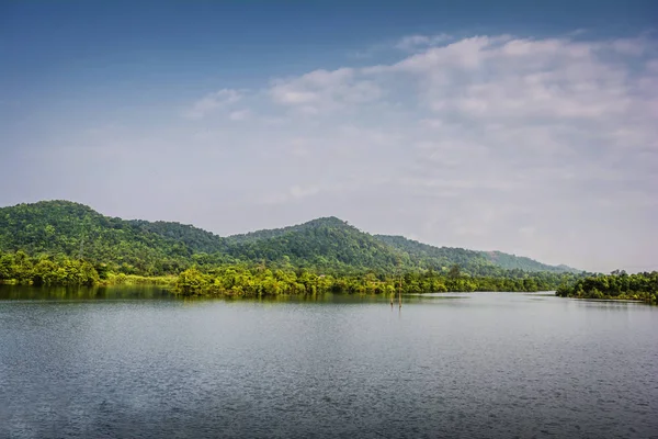 Piękny Krajobraz Rzeki Góry — Zdjęcie stockowe