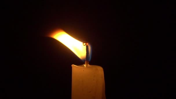 黑暗背景下的蜡烛灯 — 图库视频影像