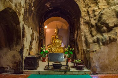Buda heykeli, Buda tünelde, antik Buda Tayland