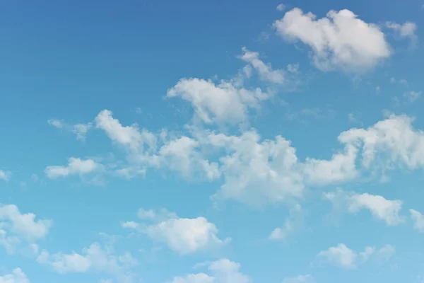 Moln Den Ljusa Himlen Bakgrund Sommaren — Stockfoto