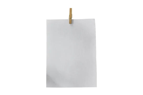Ξύλινο Κλιπ Και Λευκό Χαρτί Μονωμένο Λευκό Φόντο Αντικείμενο Διαδρομή — Φωτογραφία Αρχείου