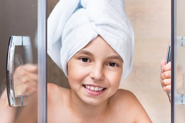 Little girl in bathroom — Stock Photo, Image