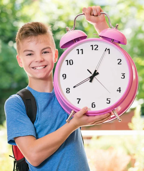 Junge zurück in die Schule — Stockfoto