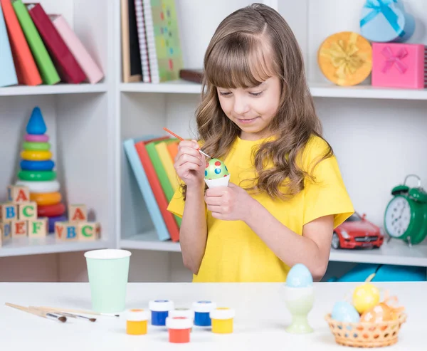 Vacances de Pâques - oeufs à colorier enfant — Photo