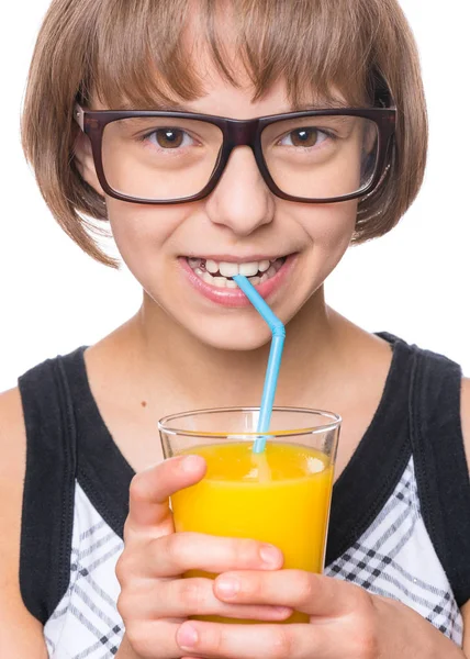 Chica con vaso de jugo de naranja — Foto de Stock