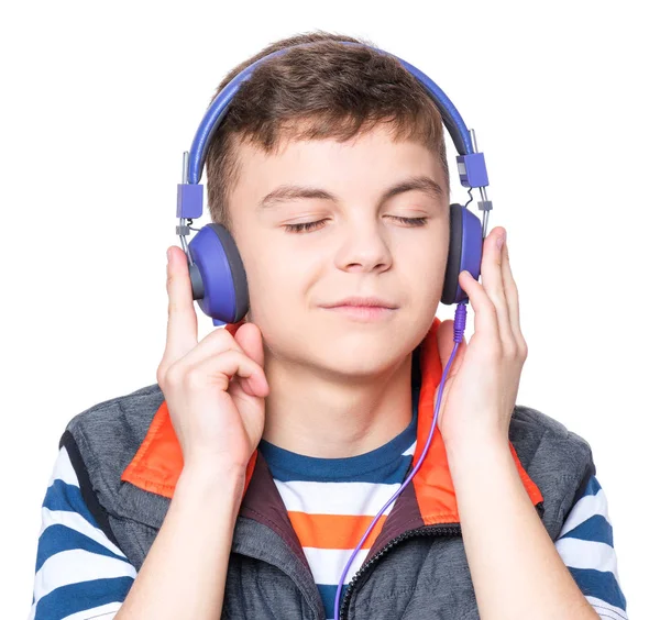 Adolescente chico con auriculares — Foto de Stock