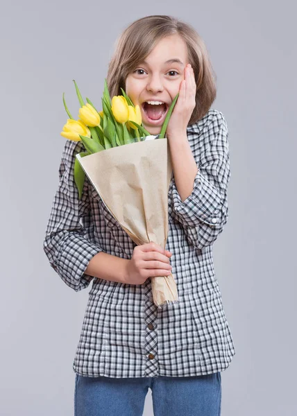 Meisje met bloemen — Zdjęcie stockowe