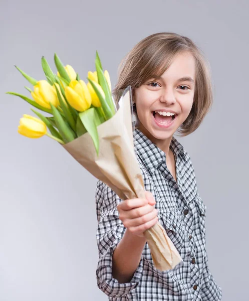 Meisje met bloemen — Zdjęcie stockowe