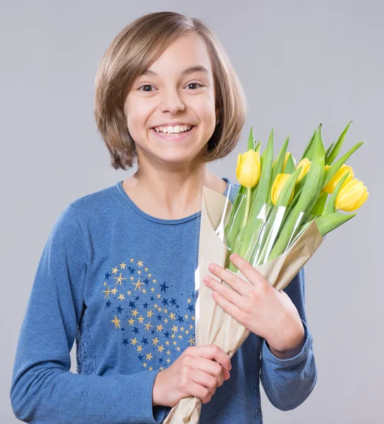 Meisje met bloemen — Zdjęcie stockowe