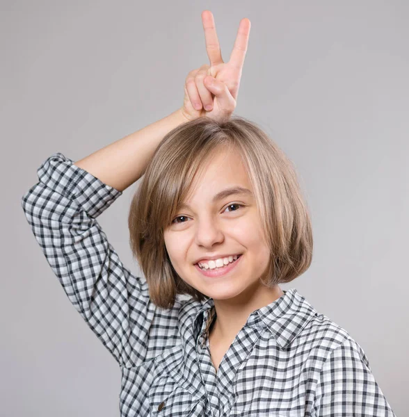 Porträt eines kleinen Mädchens — Stockfoto