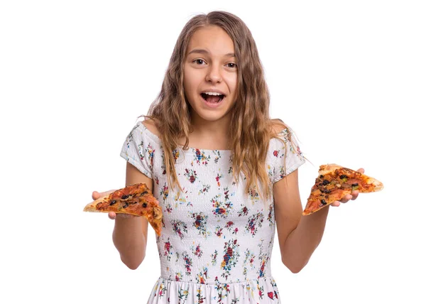 피자의 조각을 합니다 배경에 맛있는 이탈리아 피자와 아이의 초상화 패스트 — 스톡 사진