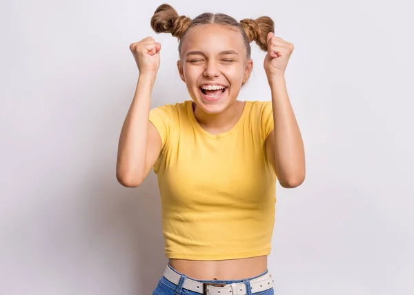 Retrato Menina Adolescente Feliz Animado Expressando Gesto Vencedor Vitória Bem — Fotografia de Stock
