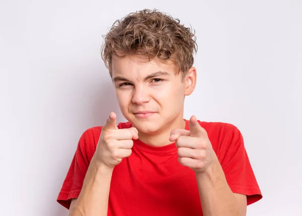 Portret Van Een Tiener Die Met Zijn Vingers Naar Camera — Stockfoto