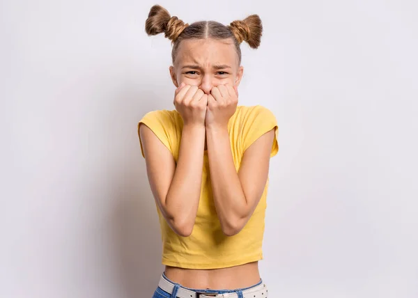 Retrato Menina Adolescente Surpreso Chocado Fundo Cinza Criança Engraçada Olhando — Fotografia de Stock