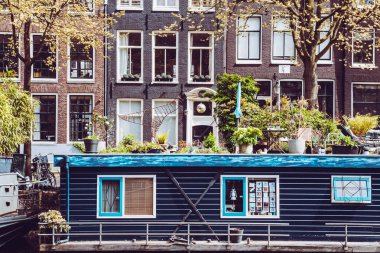 Amsterdam tipik Hollanda evleri ve tekne-evi, Hollanda, Hollanda