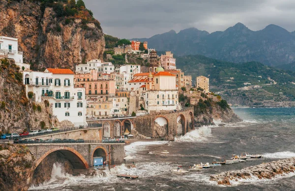 Hermosa costa de Amalfi, Italia —  Fotos de Stock