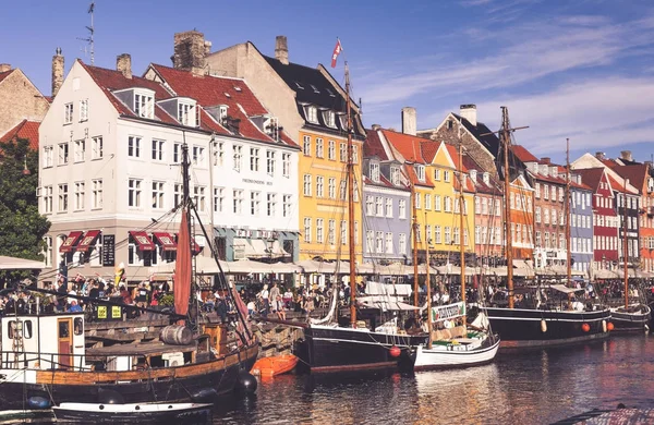 Copenhagen Dinamarca Setembro Pessoas Cafés Abertos Famoso Passeio Nyhavn Setembro — Fotografia de Stock