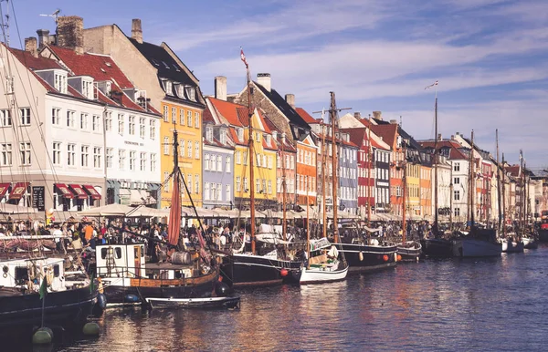 Copenhagen Dinamarca Setembro Pessoas Cafés Abertos Famoso Passeio Nyhavn Setembro — Fotografia de Stock