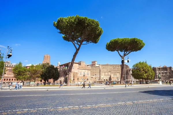 Roma Italia Septiembre 2017 Turistas Visitan Foro Imperial Del Emperador — Foto de Stock