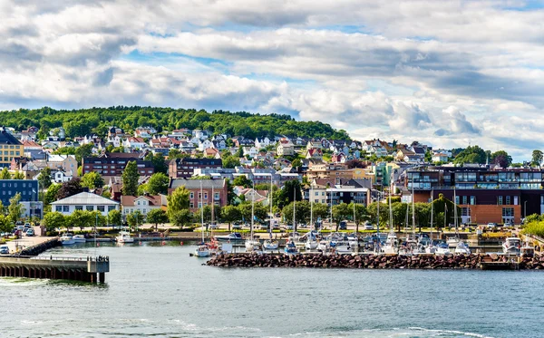 Weergave van de terminal van de ferry op Horten - Noorwegen — Stockfoto