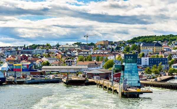 Weergave van de terminal van de ferry op Horten - Noorwegen — Stockfoto