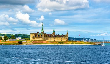 Kronborg Kalesi'ne Öresund Boğazı - Danimarka dan görünümünü