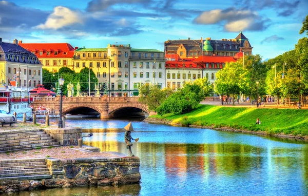 Canal no centro histórico de Gotemburgo - Suécia — Fotografia de Stock