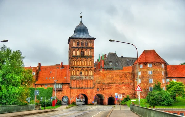 Burgtor, la puerta norte de Lubeck, Alemania — Foto de Stock