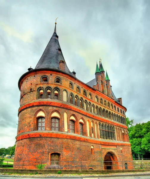 De Holsten Gate of Holstentor in Lübeck oude stad, Duitsland — Stockfoto