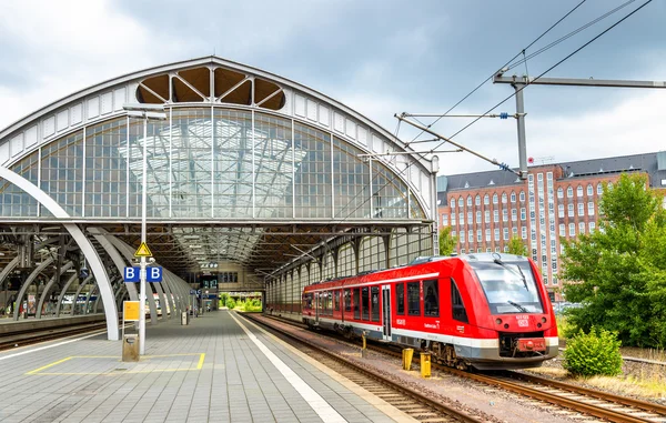 Regionala tåg på Lübeck centralstation — Stockfoto