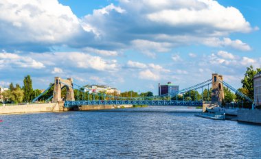Grunwaldzki asma köprü üzerinde nehir oder Wroclaw, Polonya
