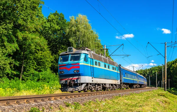 Osobní vlak v Kyjevské oblasti Ukrajiny — Stock fotografie