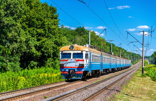 Пригородный поезд в Киевской области Украины
