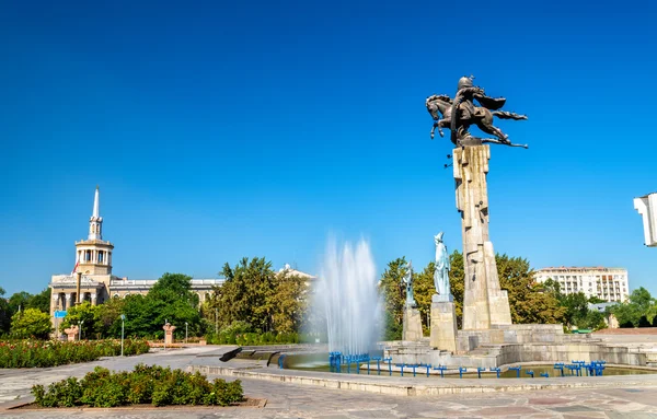 Manas equestrian monumentti Bishkekissä, Kirgisian tasavallassa — kuvapankkivalokuva