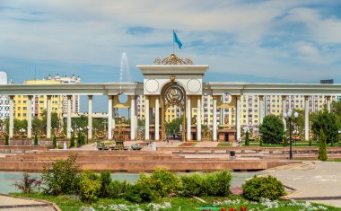 Almatı, Kazakistan'ın ilk Başkan Park girişi