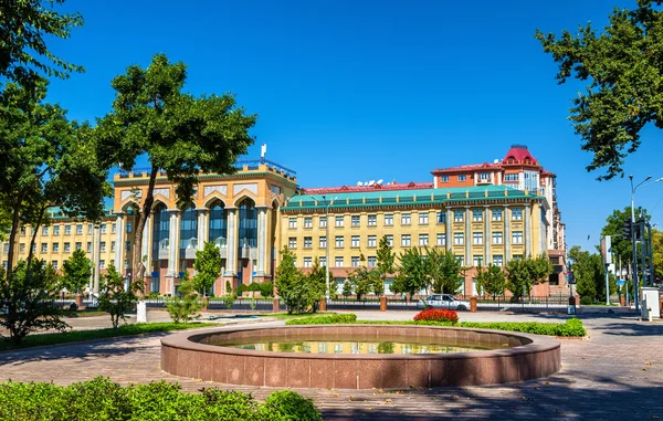 Edifícios no centro de Tashkent, Uzbequistão — Fotografia de Stock