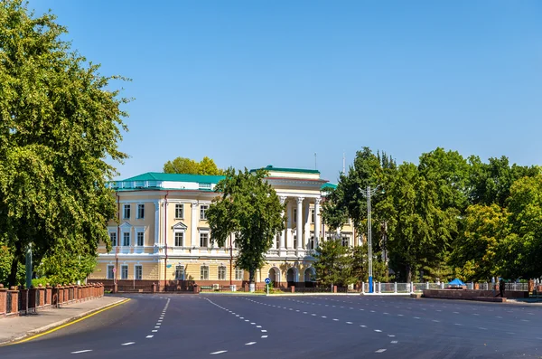 Edifícios no centro de Tashkent, Uzbequistão — Fotografia de Stock