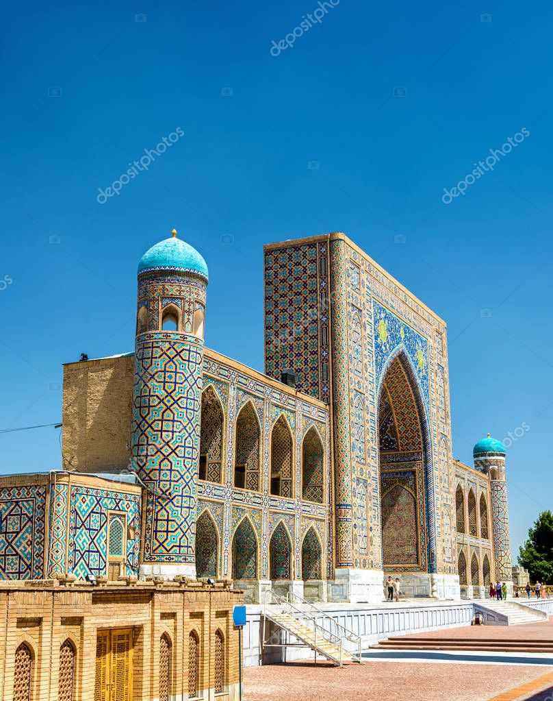 Madraza Tilya-Kori en la Plaza Registan en Samarcanda, Uzbekistán ...