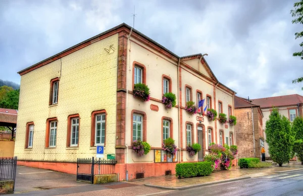 Câmara Municipal de Moyenmoutier, Departamento de Vosges - França — Fotografia de Stock