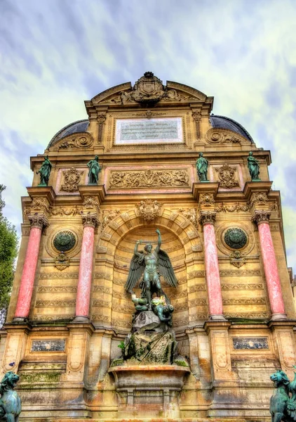 Saint Michel Fountain in Paris - France — Stock Photo, Image